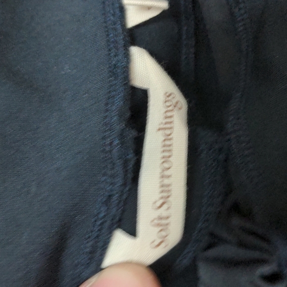 𝅺Soft Surroundings Petites Sadie Scalloped Ankle Pants - Picture 9 of 10